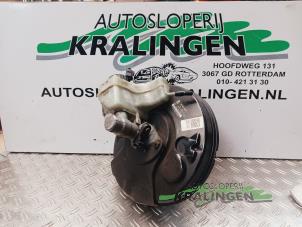 Gebruikte Rembekrachtiger Volkswagen Passat Variant (3C5) 2.0 FSI 16V Prijs op aanvraag aangeboden door Autosloperij Kralingen B.V.