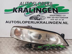 Gebruikte Rechter Koplamp Opel Vectra B (36) 1.8 16V Ecotec Prijs € 24,98 Margeregeling aangeboden door Autosloperij Kralingen B.V.
