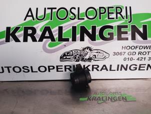 Gebruikte Luchtmassameter Hyundai Santa Fe II (CM) 2.2 CRDi 16V 4x2 Prijs € 14,99 Margeregeling aangeboden door Autosloperij Kralingen B.V.