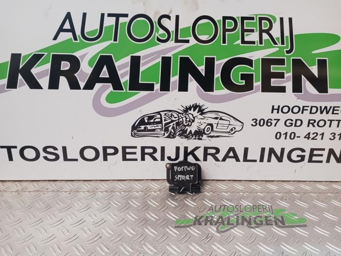 Gebruikte Bobine Smart City-Coupé 0.7 Turbo i.c. Prijs € 9,99 Margeregeling aangeboden door Autosloperij Kralingen B.V.