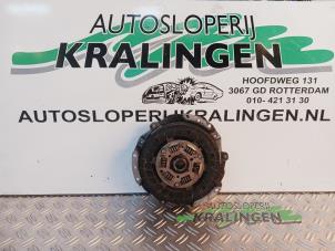 Gebruikte Koppelingsset (compleet) Mitsubishi Space Star (DG) 1.6 16V Prijs op aanvraag aangeboden door Autosloperij Kralingen B.V.