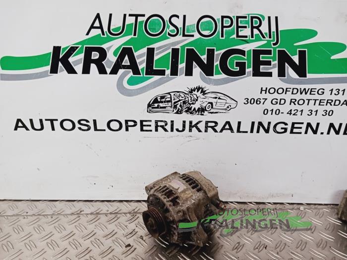 Dynamo van een Suzuki Wagon-R+ (RB) 1.3 16V 2002