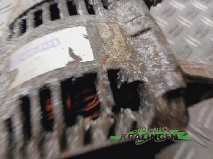 Dynamo van een Suzuki Wagon-R+ (RB) 1.3 16V 2002