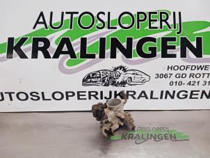 Gebruikte Gasklephuis Kia Rio (DC22/24) 1.5 16V Prijs € 34,99 Margeregeling aangeboden door Autosloperij Kralingen B.V.