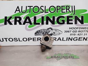 Gebruikte Gasklephuis Nissan Micra (K12) 1.2 16V Prijs € 24,99 Margeregeling aangeboden door Autosloperij Kralingen B.V.