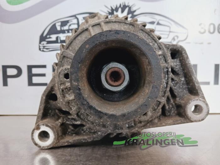 Dynamo van een BMW 3 serie Touring (E36/3) 318i 1998