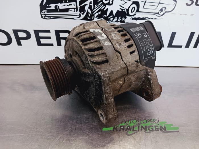 Dynamo van een BMW 3 serie Touring (E36/3) 318i 1998