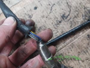 Lambda Sonde van een Volkswagen Golf IV Variant (1J5) 1.6 16V 2000