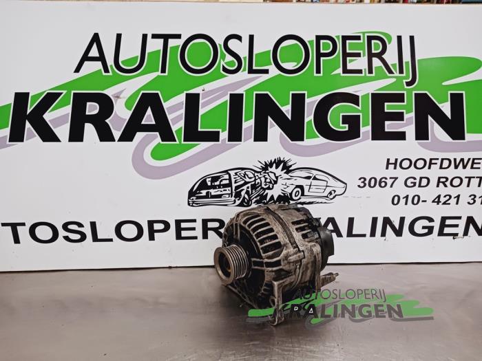 Gebruikte Dynamo Volkswagen Golf V (1K1) 1.4 FSI 16V Prijs € 34,99 Margeregeling aangeboden door Autosloperij Kralingen B.V.