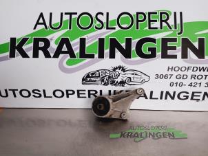 Gebruikte Motorsteun Opel Astra G (F08/48) 1.6 16V Prijs op aanvraag aangeboden door Autosloperij Kralingen B.V.
