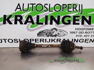 Gebruikte Cardanas links-voor (VWA) Volkswagen Golf III Cabrio Restyling (1E7) 2.0 Prijs € 34,98 Margeregeling aangeboden door Autosloperij Kralingen B.V.