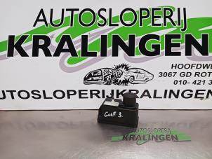 Gebruikte Module Centrale Deurvergrendeling Volkswagen Golf III Cabrio Restyling (1E7) 2.0 Prijs € 24,99 Margeregeling aangeboden door Autosloperij Kralingen B.V.