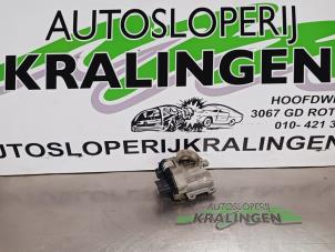 Gebruikte Gasklephuis Renault Clio II (BB/CB) 1.2 16V Prijs € 49,99 Margeregeling aangeboden door Autosloperij Kralingen B.V.