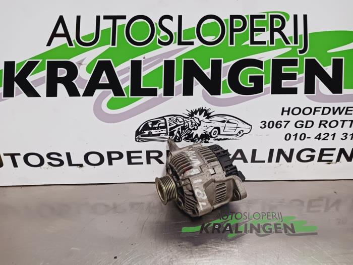 Gebruikte Dynamo Renault Laguna I Grandtour (K56) 1.8 RN,RT Prijs € 24,98 Margeregeling aangeboden door Autosloperij Kralingen B.V.