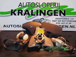 Gebruikte Airbag set Peugeot 107 1.0 12V Prijs € 149,99 Margeregeling aangeboden door Autosloperij Kralingen B.V.