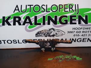 Gebruikte Knipperlicht Schakelaar Peugeot 107 1.0 12V Prijs op aanvraag aangeboden door Autosloperij Kralingen B.V.