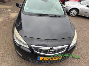Gebruikte Motorkap Opel Astra J (PC6/PD6/PE6/PF6) 1.4 16V ecoFLEX Prijs € 99,99 Margeregeling aangeboden door Autosloperij Kralingen B.V.