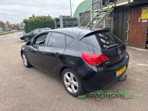 Gebruikte Deur 4Deurs links-achter Opel Astra J (PC6/PD6/PE6/PF6) 1.4 16V ecoFLEX Prijs € 99,99 Margeregeling aangeboden door Autosloperij Kralingen B.V.
