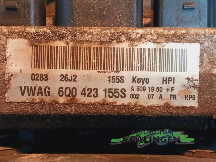 Stuurbekrachtiging Pomp van een Volkswagen Polo IV (9N1/2/3) 1.4 16V 2008