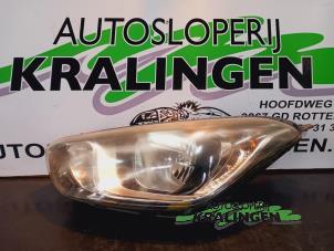 Gebruikte Koplamp links Hyundai i20 1.2i 16V Prijs € 99,99 Margeregeling aangeboden door Autosloperij Kralingen B.V.