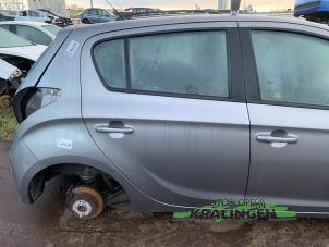 Gebruikte Deur 4Deurs rechts-achter Hyundai i20 1.2i 16V Prijs € 49,99 Margeregeling aangeboden door Autosloperij Kralingen B.V.