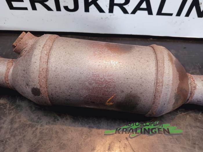 Katalysator van een Volkswagen Golf IV Variant (1J5) 1.6 2000