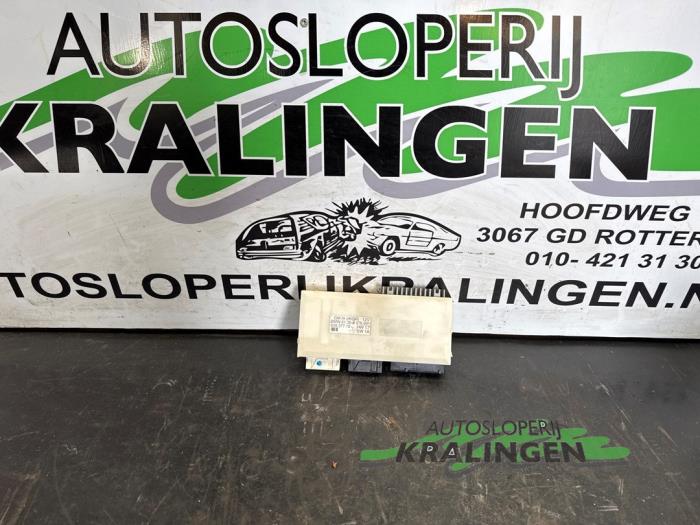 Gebruikte Comfort Module BMW 5 serie Touring (E39) 523i 24V Prijs € 44,99 Margeregeling aangeboden door Autosloperij Kralingen B.V.