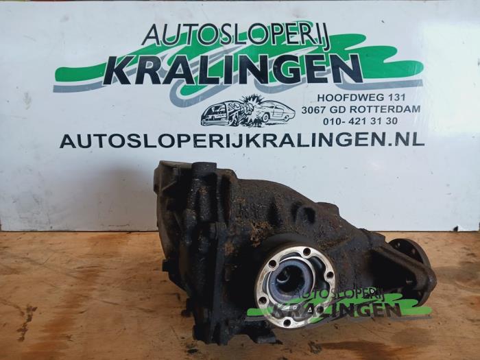 Gebruikte Cardanklok achter BMW 3 serie (E90) 320i 16V Prijs € 499,99 Margeregeling aangeboden door Autosloperij Kralingen B.V.