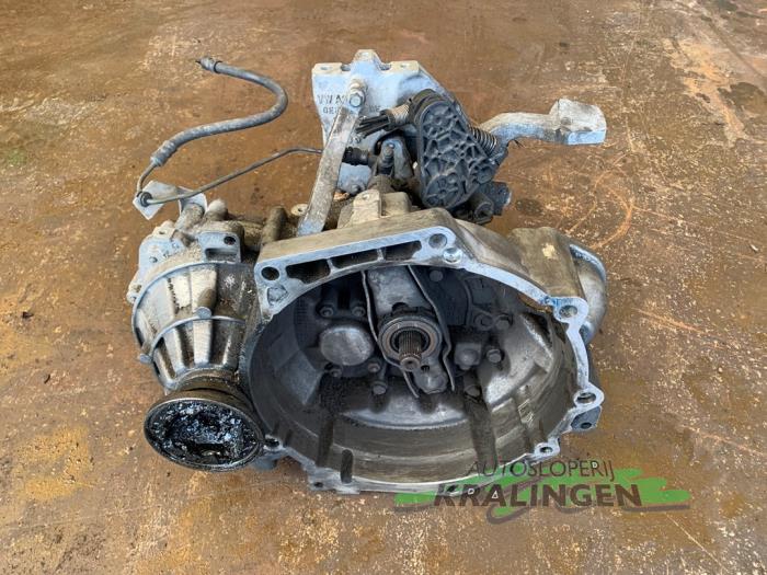 Gebruikte Versnellingsbak Volkswagen Golf VI (5K1) 2.0 TDI 16V Prijs € 249,99 Margeregeling aangeboden door Autosloperij Kralingen B.V.