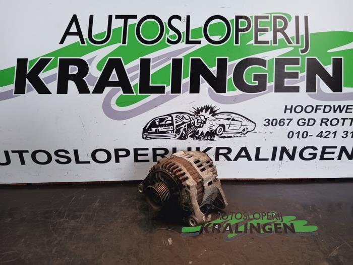 Gebruikte Dynamo Nissan Micra (K11) 1.0 16V Prijs € 49,99 Margeregeling aangeboden door Autosloperij Kralingen B.V.