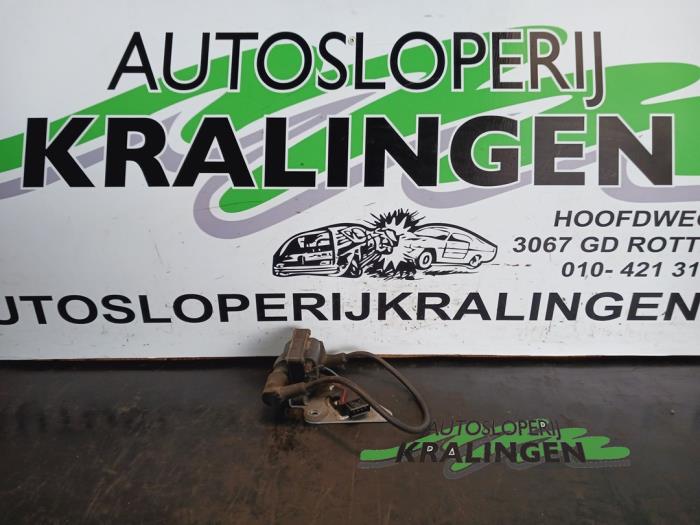 Gebruikte Bobine Volvo 850 Estate 2.0i 10V Prijs € 24,99 Margeregeling aangeboden door Autosloperij Kralingen B.V.