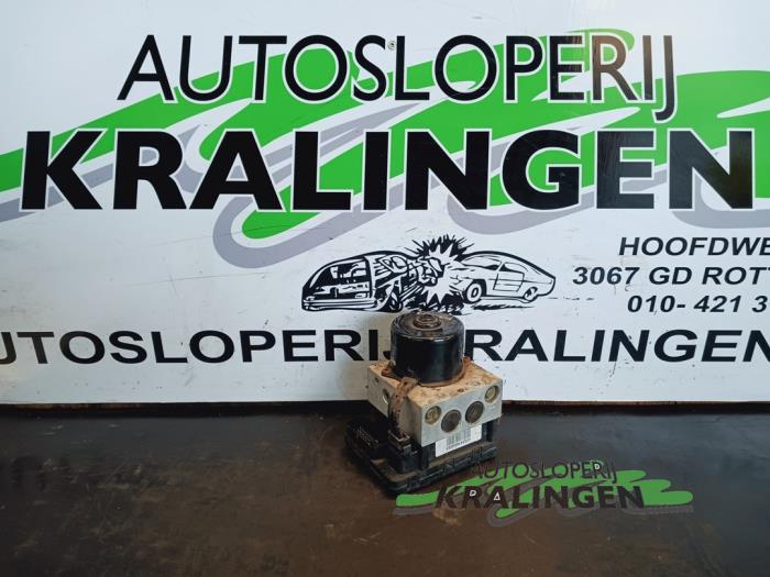 Gebruikte ABS Pomp Volkswagen Golf IV (1J1) 1.4 16V Prijs € 11,98 Margeregeling aangeboden door Autosloperij Kralingen B.V.