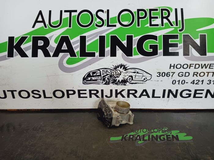 Gebruikte Gasklephuis Renault Twingo II (CN) 1.2 Prijs € 49,99 Margeregeling aangeboden door Autosloperij Kralingen B.V.