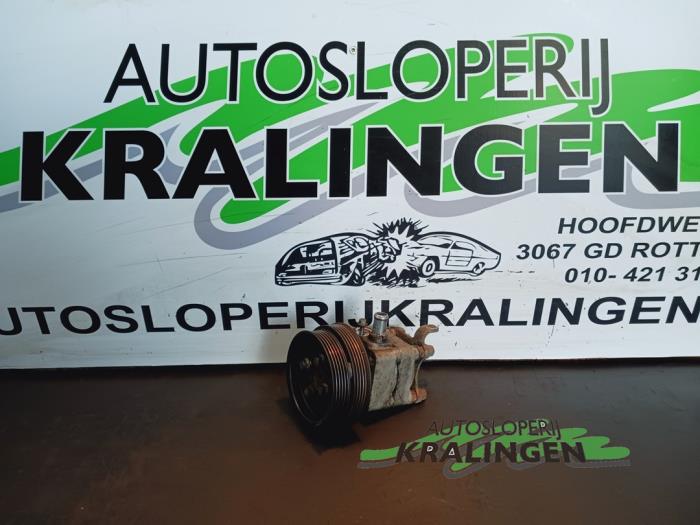 Gebruikte Servopomp Volvo V70 (BW) 2.4 D 20V Prijs op aanvraag aangeboden door Autosloperij Kralingen B.V.