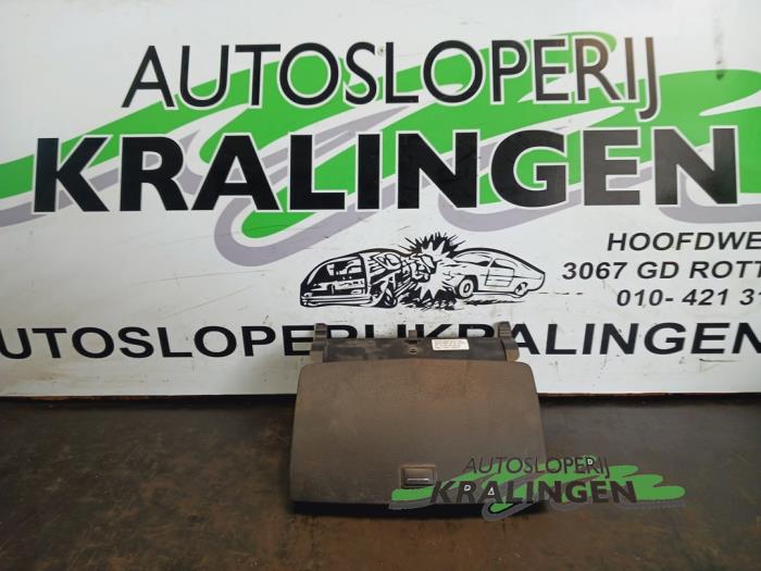 Gebruikte Display Interieur Mercedes C Estate (S204) 1.8 C-180K 16V Prijs € 43,99 Margeregeling aangeboden door Autosloperij Kralingen B.V.