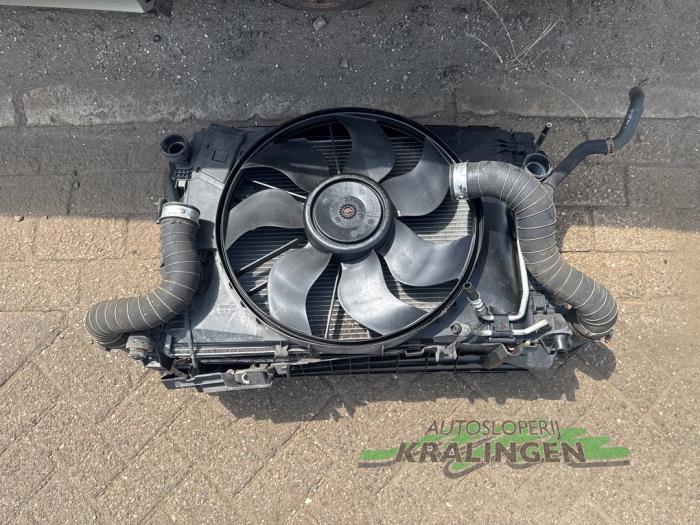 Gebruikte Radiateur Mercedes C Estate (S204) 1.8 C-180K 16V Prijs € 149,98 Margeregeling aangeboden door Autosloperij Kralingen B.V.