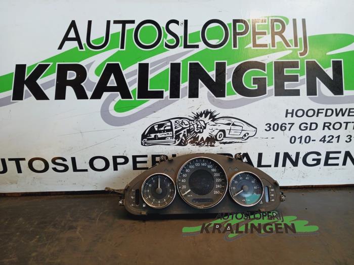 Gebruikte Tellerklok Mercedes CLS (C219) 350 3.5 V6 18V Prijs € 99,99 Margeregeling aangeboden door Autosloperij Kralingen B.V.