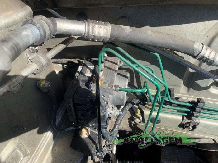 Gebruikte ABS Pomp Dacia Sandero I (BS) 1.2 16V Prijs € 15,99 Margeregeling aangeboden door Autosloperij Kralingen B.V.