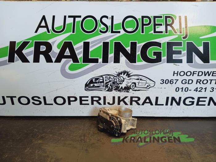 Gebruikte Gasklephuis Dacia Sandero I (BS) 1.2 16V Prijs € 34,99 Margeregeling aangeboden door Autosloperij Kralingen B.V.