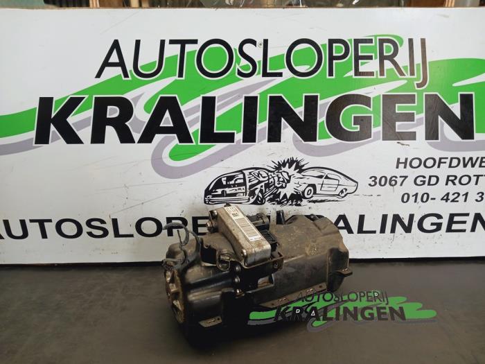 Gebruikte Servopomp Citroen C5 II Break (RE) 2.0 16V Prijs € 74,98 Margeregeling aangeboden door Autosloperij Kralingen B.V.