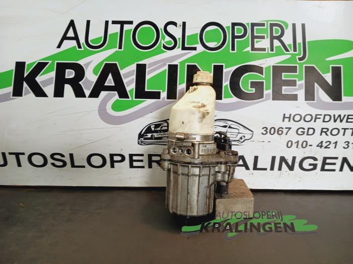 Gebruikte Pomp Servo Opel Astra H (L48) 2.0 16V Turbo Prijs € 199,98 Margeregeling aangeboden door Autosloperij Kralingen B.V.
