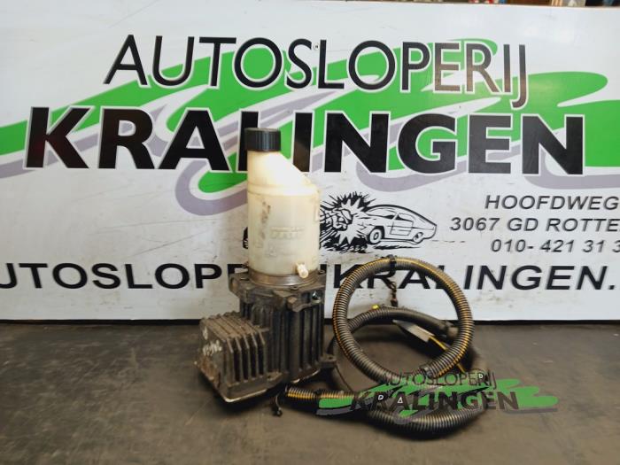 Gebruikte Servopomp Opel Zafira (F75) 1.8 16V Prijs € 99,99 Margeregeling aangeboden door Autosloperij Kralingen B.V.