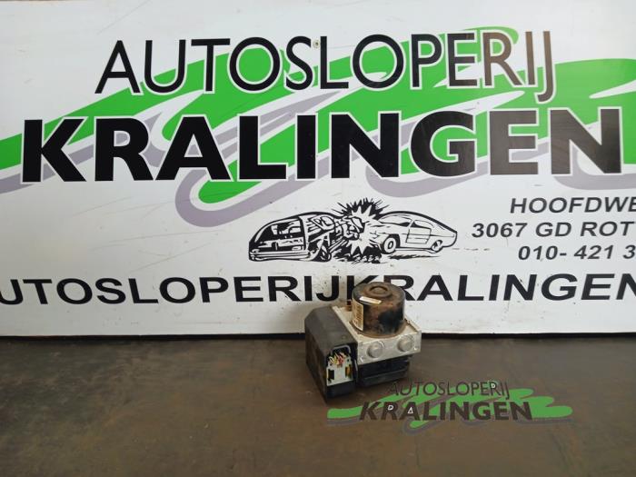 Gebruikte ABS Pomp Peugeot 207/207+ (WA/WC/WM) 1.4 16V VTi Prijs € 21,99 Margeregeling aangeboden door Autosloperij Kralingen B.V.