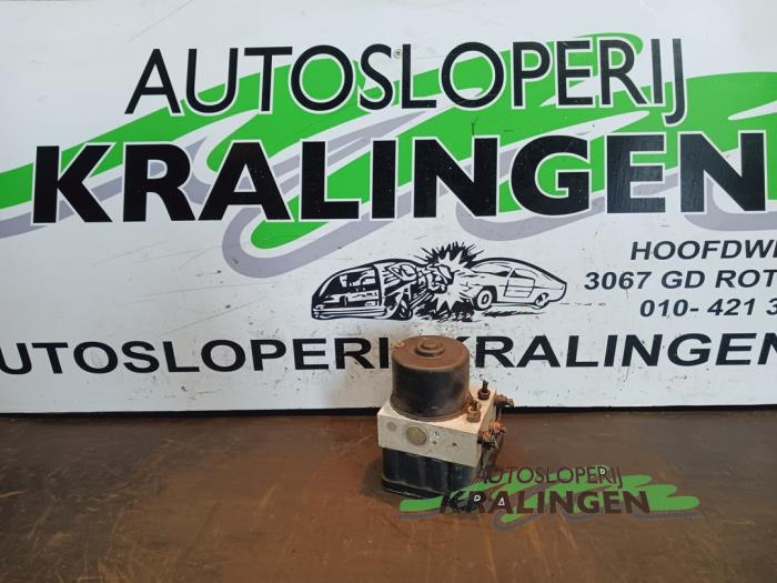 Gebruikte ABS Pomp BMW Mini (R50/53) 1.6 16V Cooper Prijs € 44,98 Margeregeling aangeboden door Autosloperij Kralingen B.V.