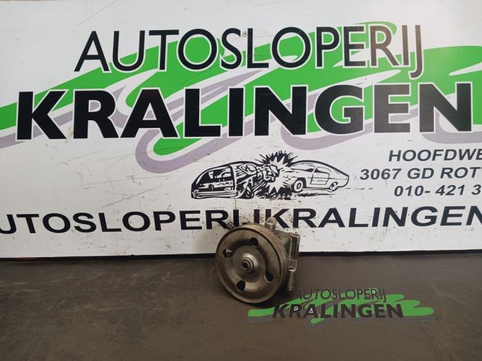 Gebruikte Pomp Servo Ford Focus 2 1.6 Ti-VCT 16V Prijs € 74,99 Margeregeling aangeboden door Autosloperij Kralingen B.V.