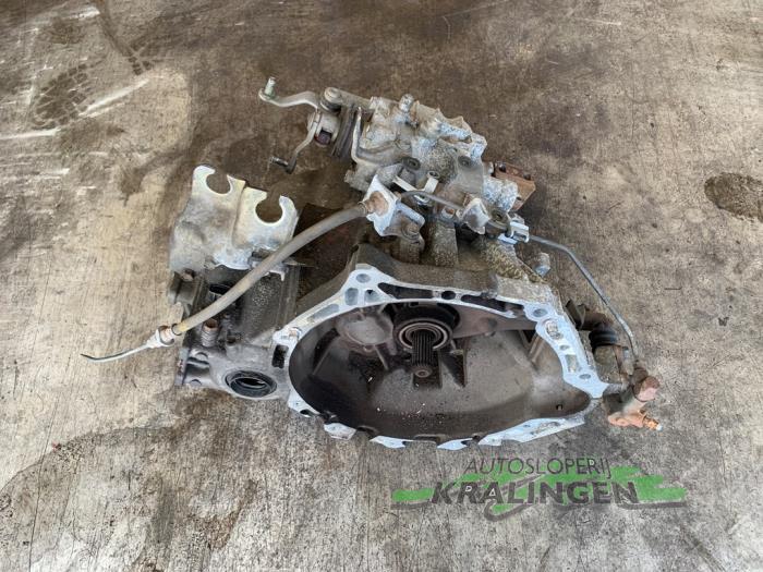 Gebruikte Versnellingsbak Toyota Yaris (P1) 1.5 TS 16V VVT-i Prijs € 499,99 Margeregeling aangeboden door Autosloperij Kralingen B.V.