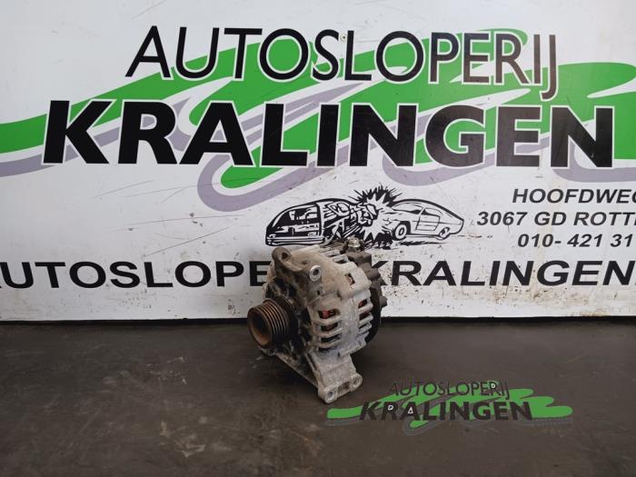 Gebruikte Dynamo Mercedes B (W245) 1.7 B-170 16V Prijs € 39,99 Margeregeling aangeboden door Autosloperij Kralingen B.V.