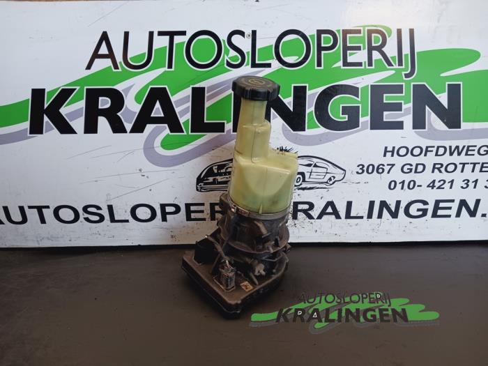 Gebruikte Pomp Servo Ford Mondeo IV Wagon 1.6 TDCi 16V Prijs € 149,99 Margeregeling aangeboden door Autosloperij Kralingen B.V.