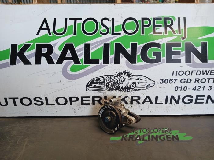 Gebruikte Pomp Servo Hyundai Coupe 2.0i 16V Prijs € 19,99 Margeregeling aangeboden door Autosloperij Kralingen B.V.