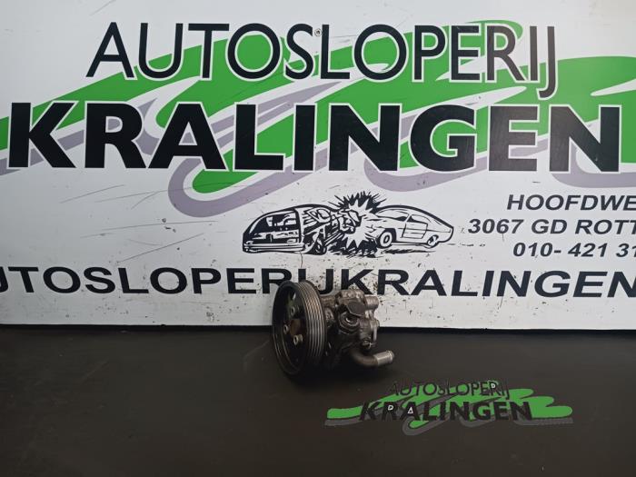 Gebruikte Pomp Servo Volkswagen Sharan (7M8/M9/M6) 2.0 Prijs € 19,97 Margeregeling aangeboden door Autosloperij Kralingen B.V.